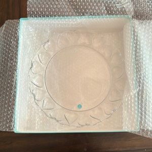 Tiffany & co. Crystal heart platter unused and perfect condition, with the box.